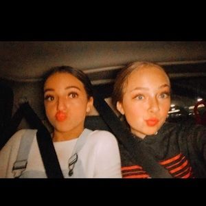 Meet your Posher, Hillary